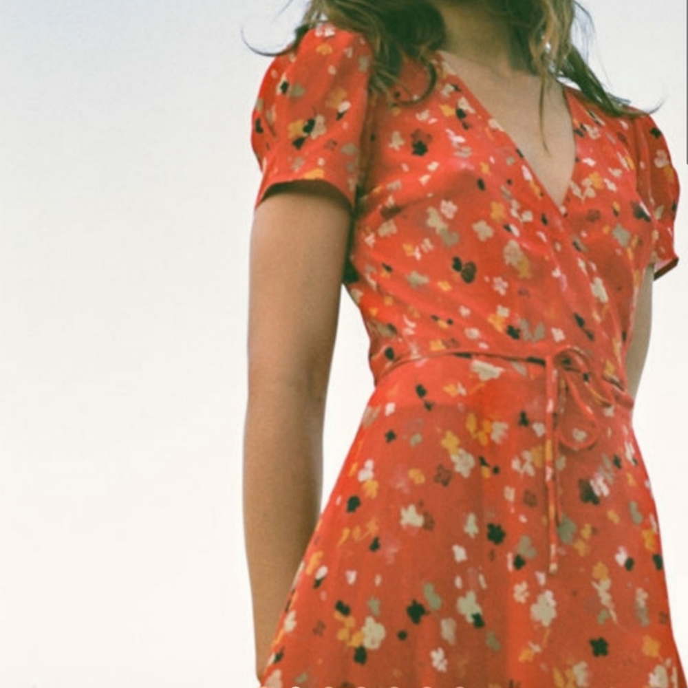 Realisation Par | The Teale in Rouge Fleur